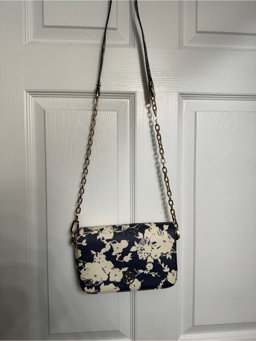 Tory Burch Navy Floral Chain Shoulder Bag - Picture 2 of 16